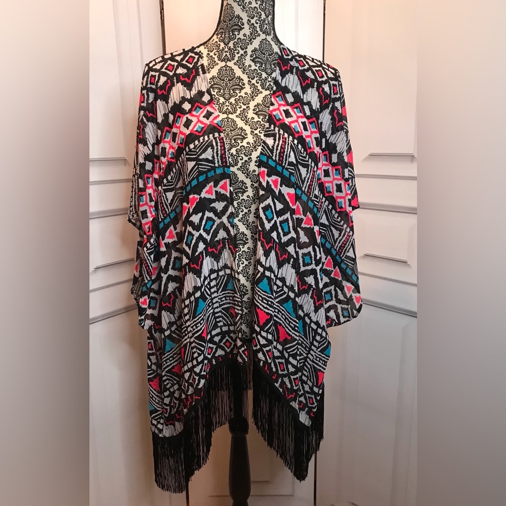Chic Geometric Patterned Kimono